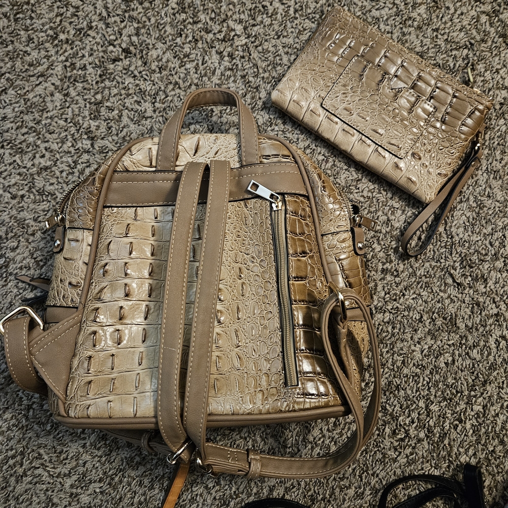 Elegant Crocodile Pattern Tan Backpack - image 3